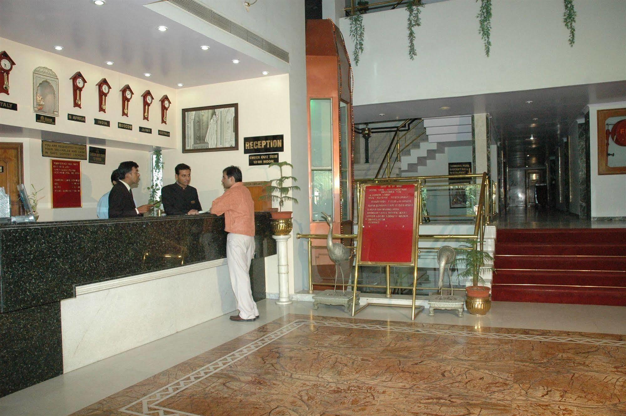 Oyo 18814 Hotel Maya International 斋浦尔 外观 照片