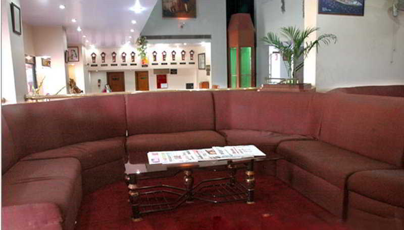 Oyo 18814 Hotel Maya International 斋浦尔 外观 照片