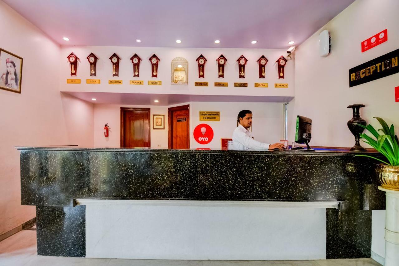 Oyo 18814 Hotel Maya International 斋浦尔 外观 照片