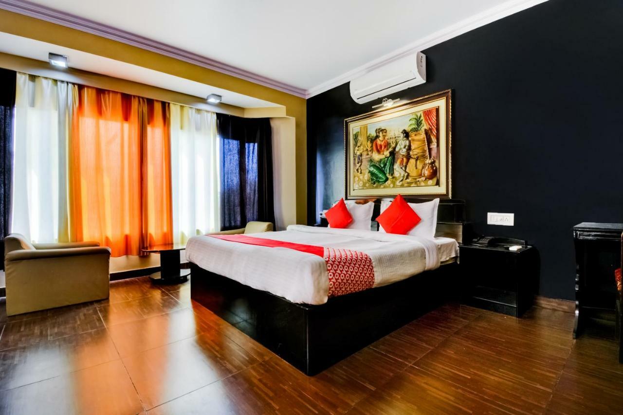 Oyo 18814 Hotel Maya International 斋浦尔 外观 照片