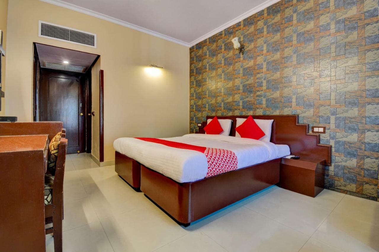 Oyo 18814 Hotel Maya International 斋浦尔 外观 照片
