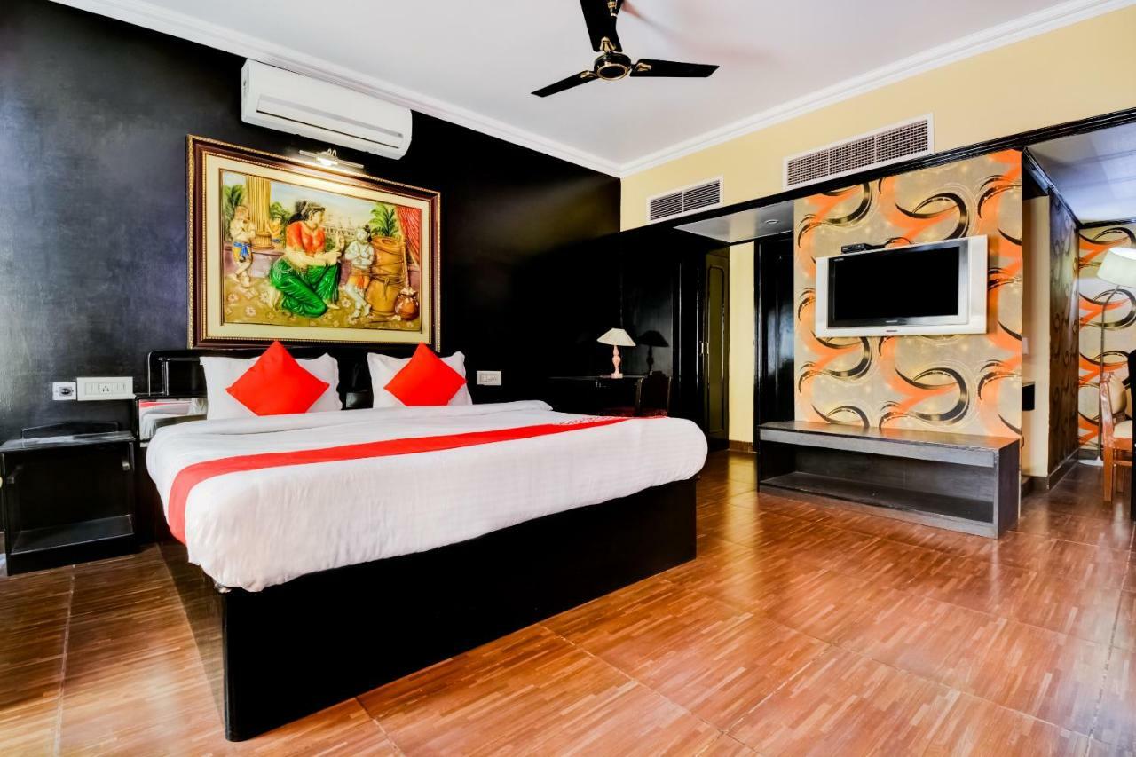 Oyo 18814 Hotel Maya International 斋浦尔 外观 照片